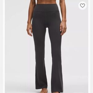 NWT lululemon Groove Nulu High-Rise Regular 33” Graphite Grey Flared Pant Size 2